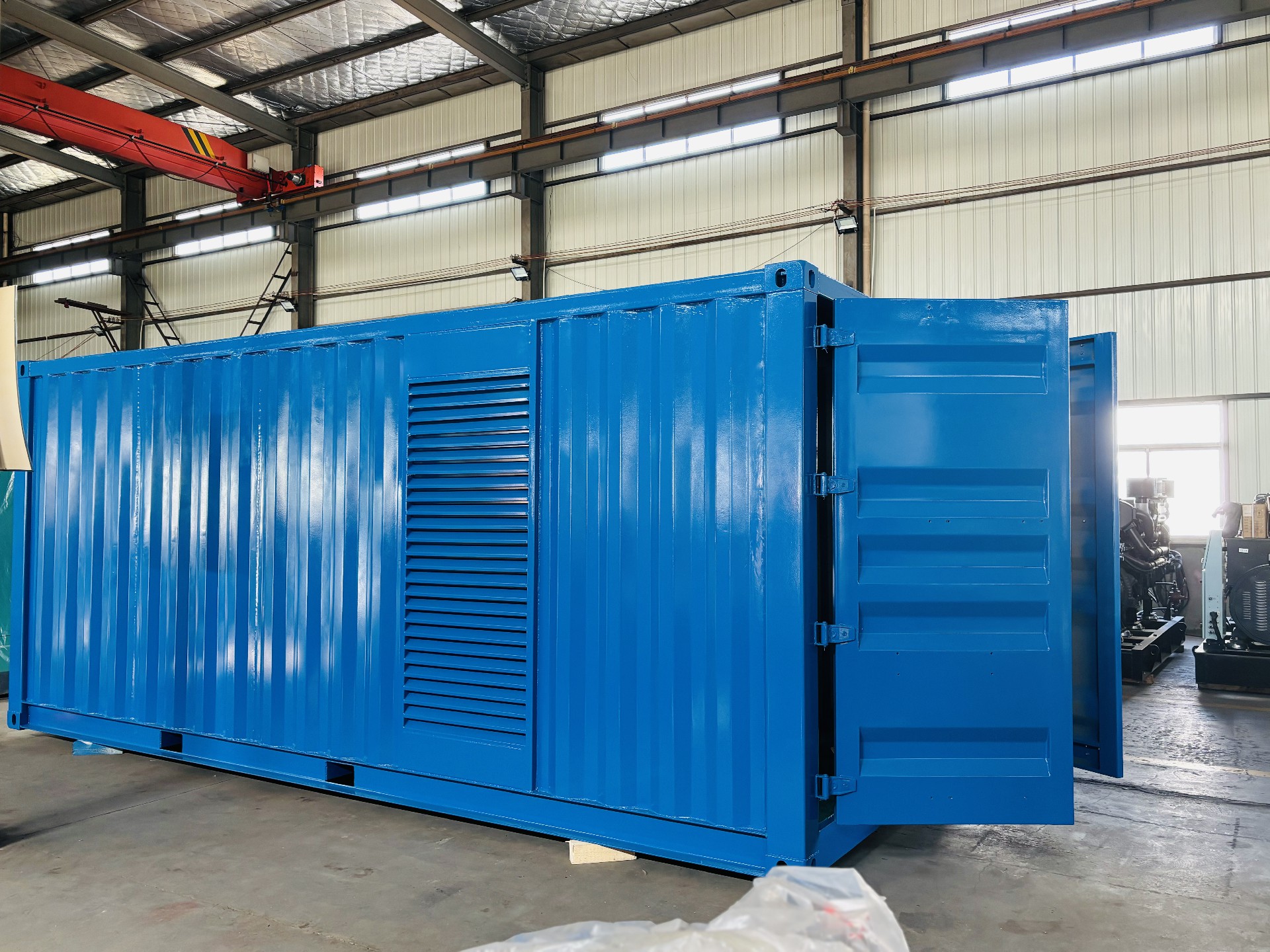 Grupo generador diesel de doble frecuencia montado 600kW -- - satisfacer la demanda de energía de múltiples escenarios para astilleros